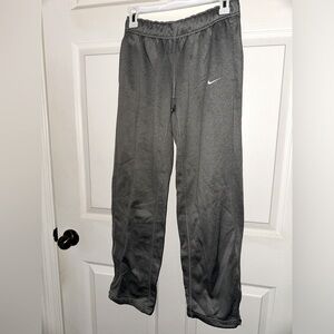 Nike women’s therma fit grey straight leg fleece lined sweatpants S athleisure